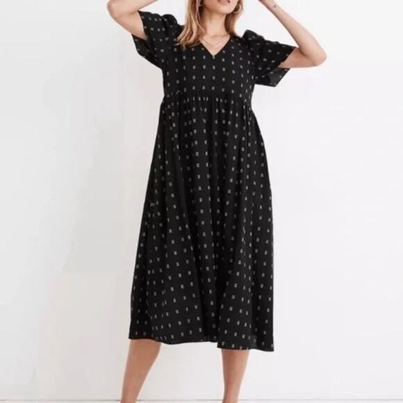 Madewell Dresses & Skirts - Madewell midi dress women’s size XXS black embroidered pockets peasant cottage